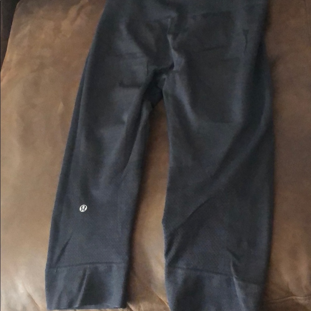 Lululemon cropped pants